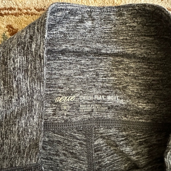 Aerie Gray Pocket Leggings - Picture 3 of 6